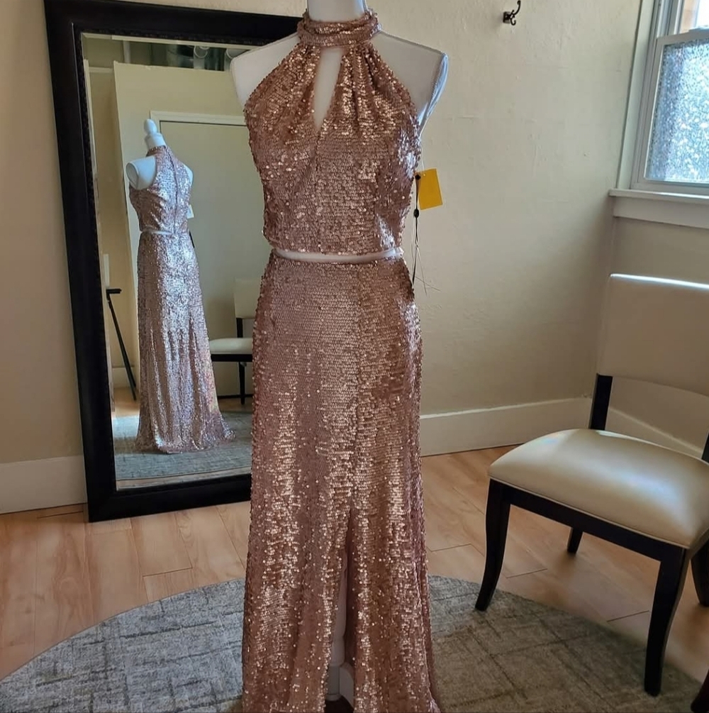 Size 6 To 8 Rose Gold Blush Sequin 2 Piece High Neck By Adrianna Papell